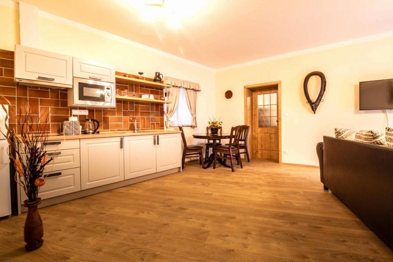 Residence Tvrz Skocice מראה חיצוני תמונה